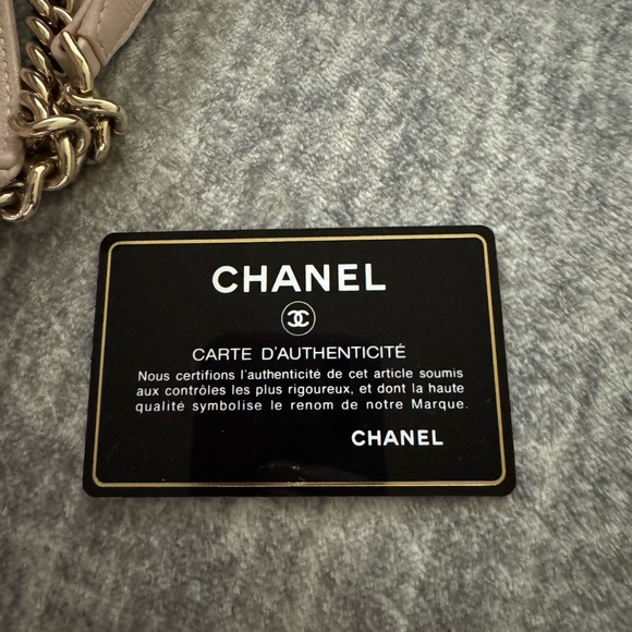 Chanel Light Pink Quilted Crossbody Bag - Picture 4 of 4